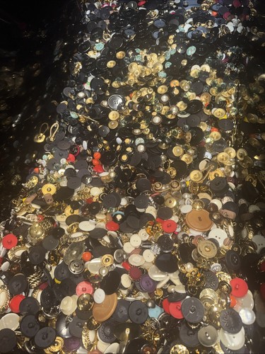 1lbs vintage buttons great - -,