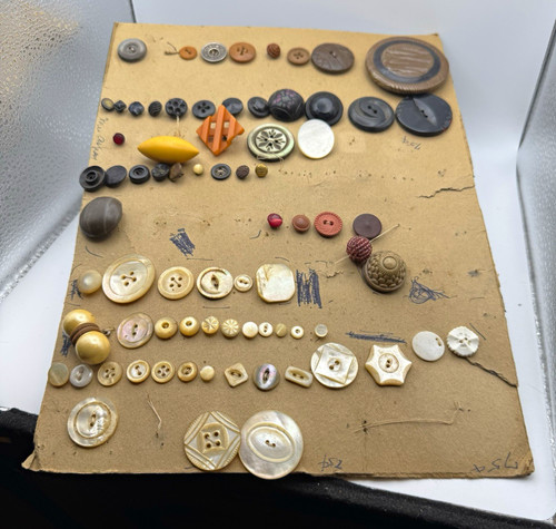 Vintage sewing buttons - sewing, mixed