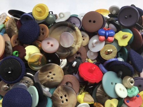 Assorted mixed buttons - mixed, arts