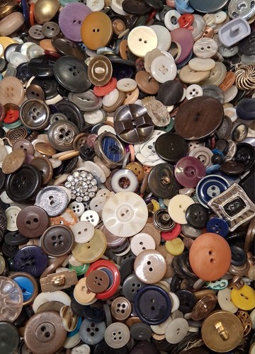 Vintage now buttons - now, buttons.
