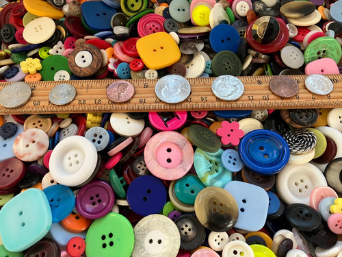 100 new buttons assorted mixed - 100,