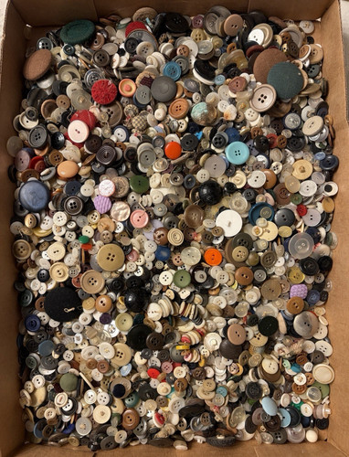 Lot vintage buttons lb - vintage,