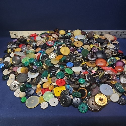 Buttons lot 100 antique - buttons,
