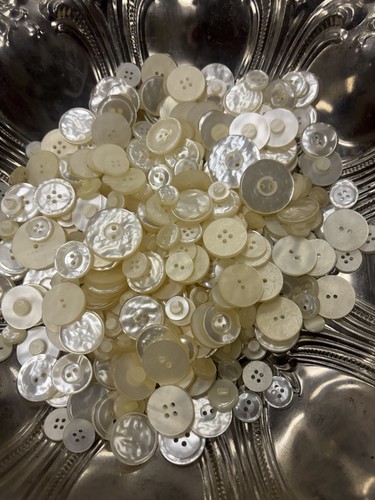 Vintage pearlized buttons - 1,