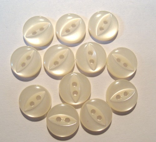 Flat back hole plastic - x,
