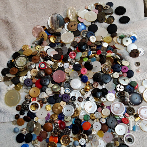 Mixed lot sewing buttons - mixed,