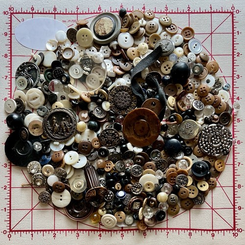 Large lot buttons - large, mostly