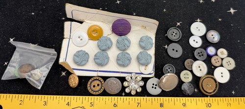 Vintage lot buttons - 38,