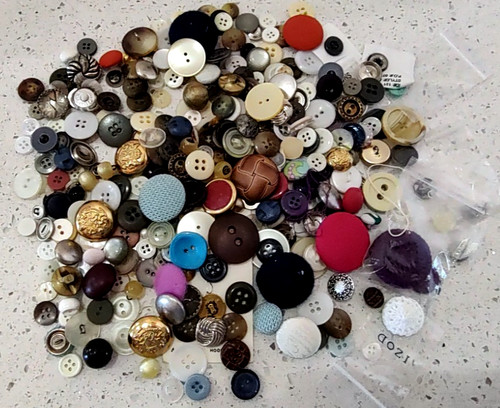 Vintage lot 200 assorted - lot,