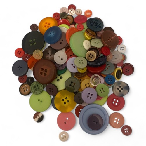 Assorted mixed plastic buttons - assorted,