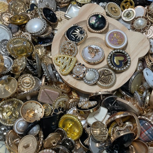Vintage nowestate sale buttons - vintage-nowestate,
