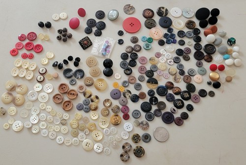 Mixed lot sewing buttons - mixed,