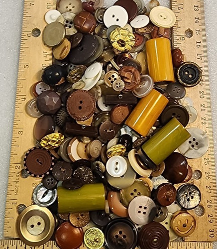 250 buttons mostly - buttons,