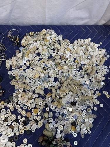 Vintage buttons lbs - buttons, 4