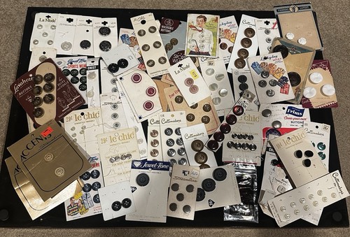 Lot vintage sewing buttons - vintage,