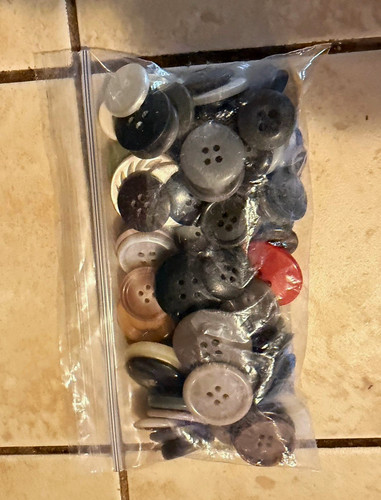 Round sewing buttons mixed lot - round,