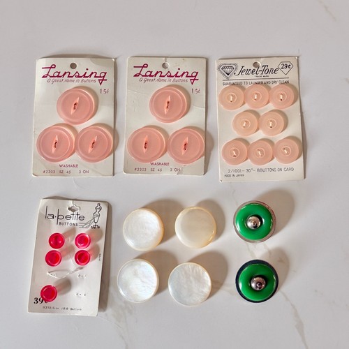 Vintage buttons lot 24 - lot,