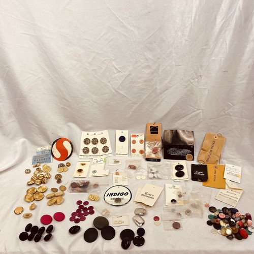 Lot vintage buttons some - lot,