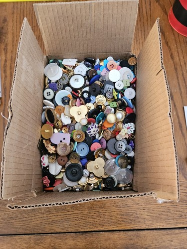 Buttons box full - buttons,