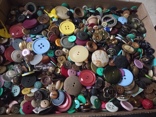 Large lot vintage - large, of