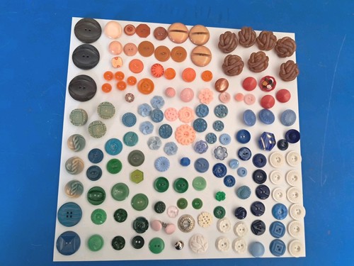 Vintage button lot - button, plastic