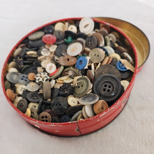 Vintage buttons mixed - mixed, tin