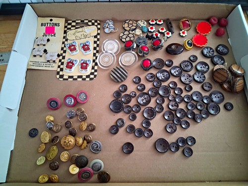 Vintage sewing buttons mixed - vintage,